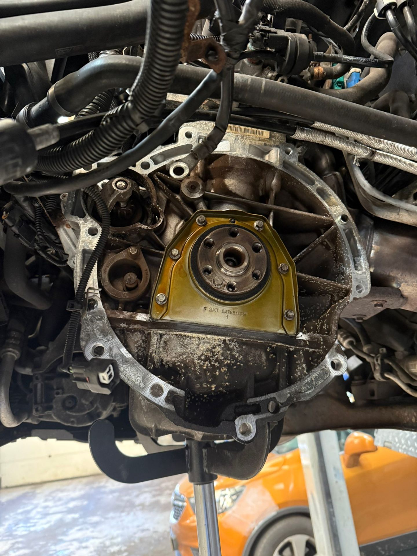 Reparatie aan transmissie / krukasafdichting